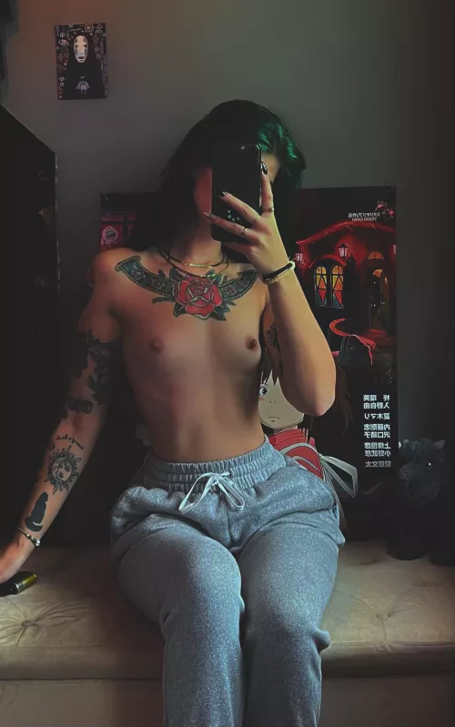 your goth gf had a lazy day