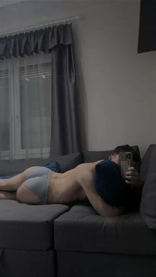 [19] @kolozsi_tomi use me i'm horny