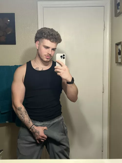 (21) took a break from my Xbox to take this for you;)