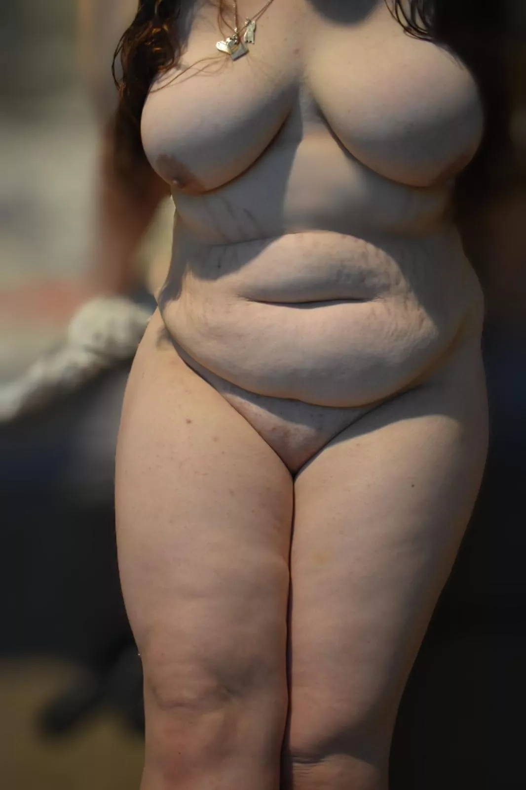 24 Milf. Trades? Tele:Peachy2397