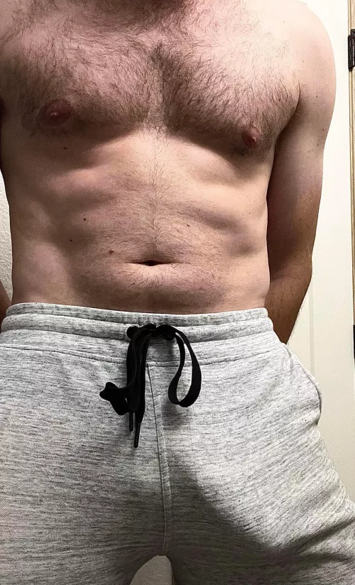 [31] new pair of joggers, same problem.