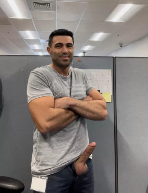 (33) Someone suggested that i post here :)