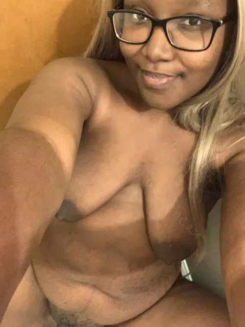 Afternoon loves, hope you don’t mind a simple selfie💕