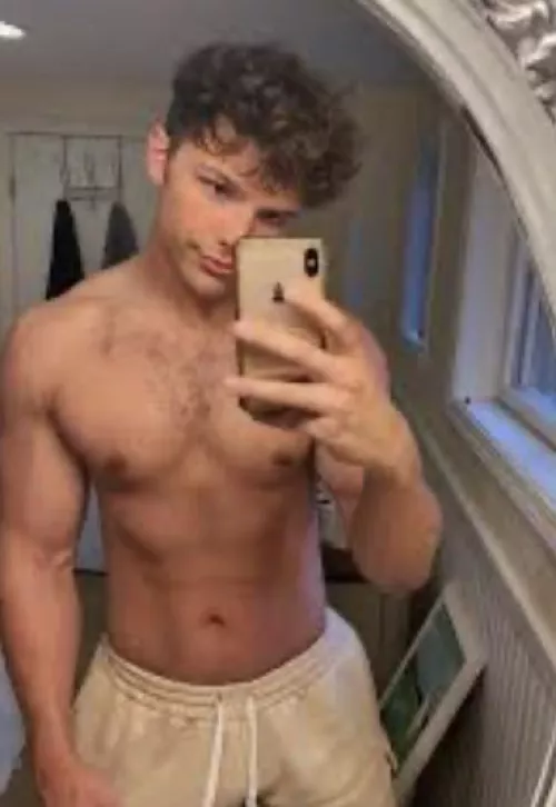 All the hotties private chat with me to trade nudes