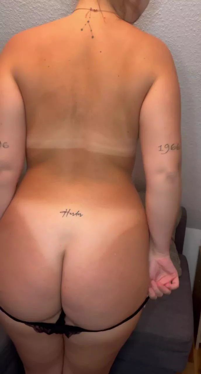 Anyone that can teach a collegegirl in biology