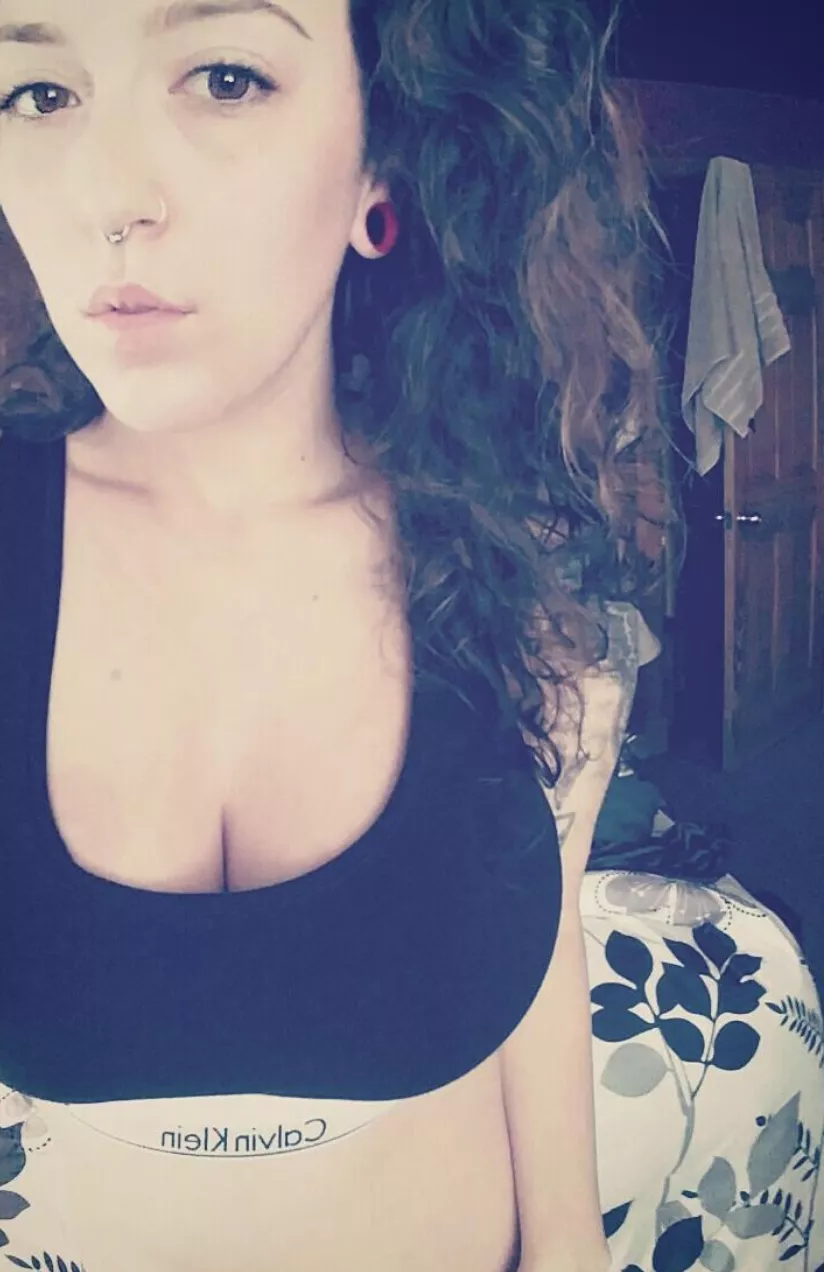 anyone wanna play Jenga?