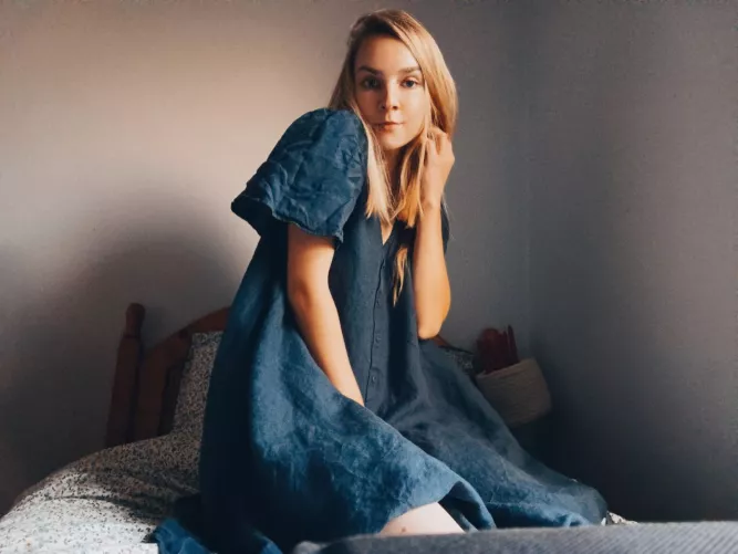 can i sit on your lap pls?