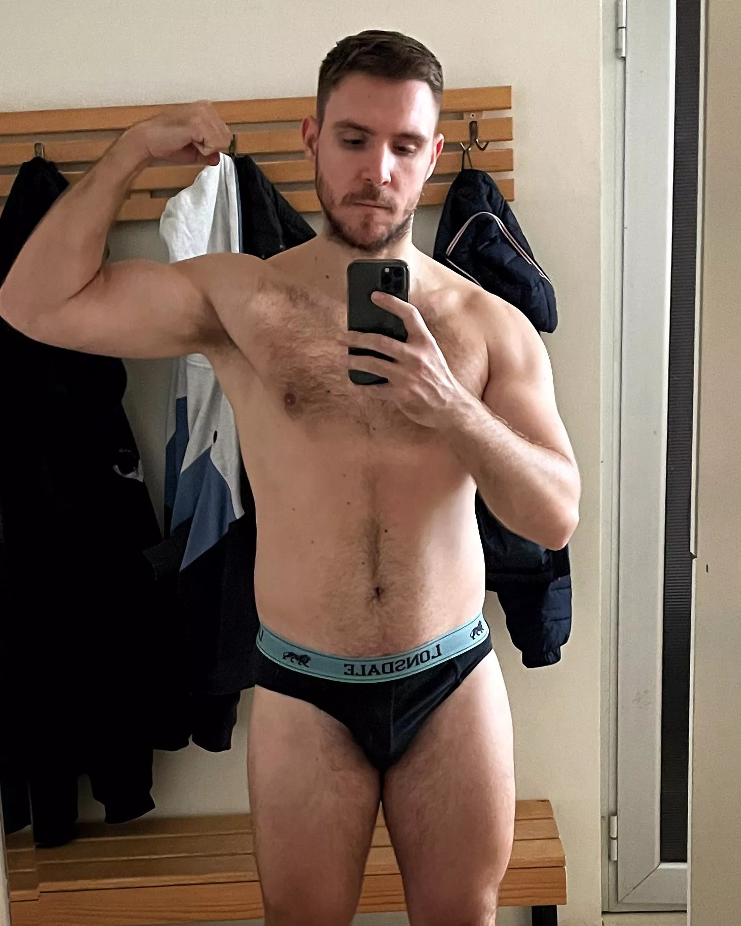 Come enjoy my post-gym biceps and pits