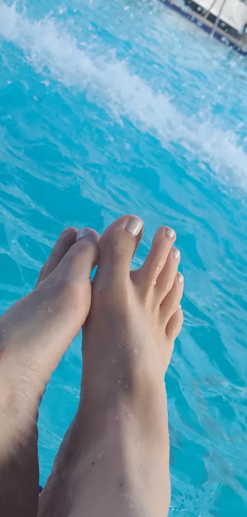 Come play in the water with me! hehe