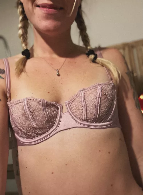 Come pull my piggy tails