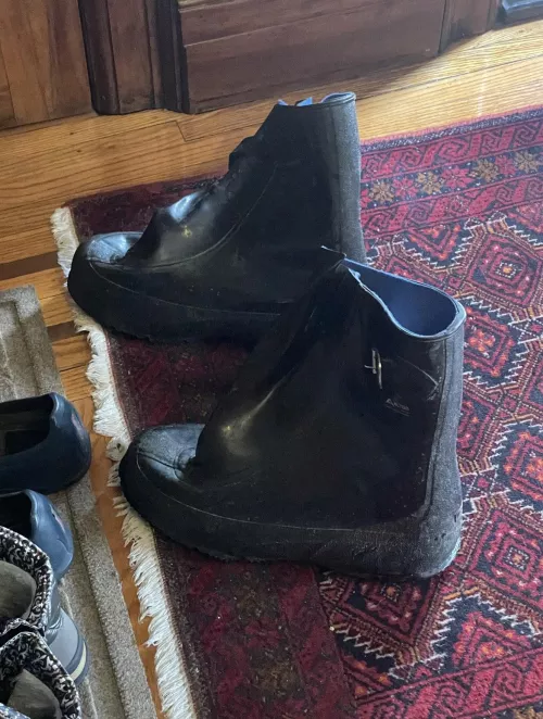Does anyone know the name and brand of these boots?