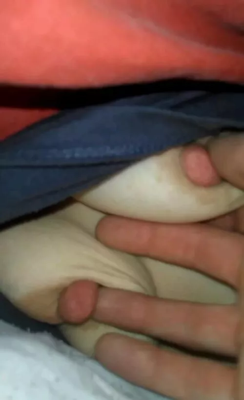 Double titties😋😋