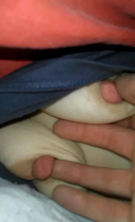 Double titties😋😋