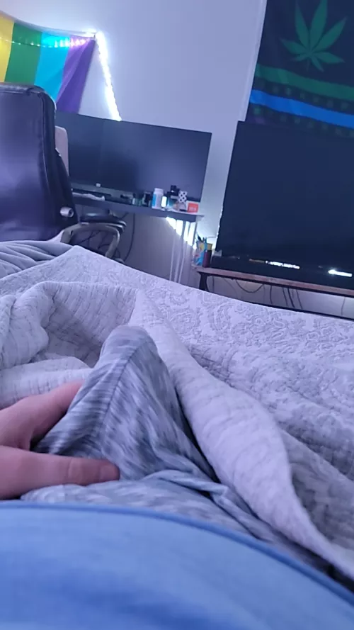 first post going to be posting bulge and underwear pics