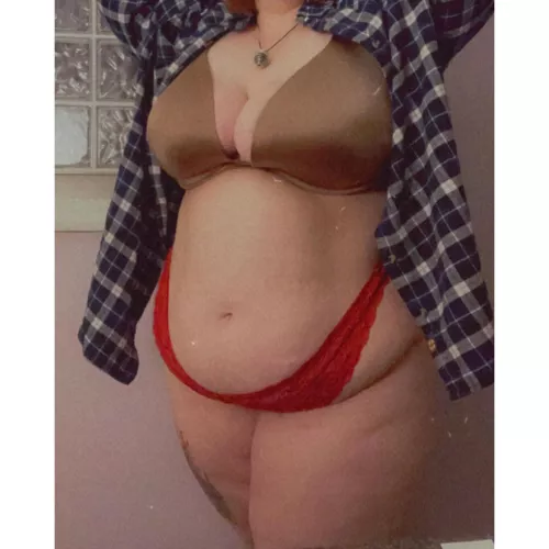 flannel season is my favorite season 🍂🖤