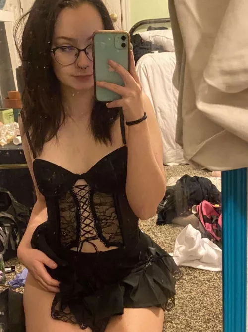 Fuck me in this outfit and cum on my glasses