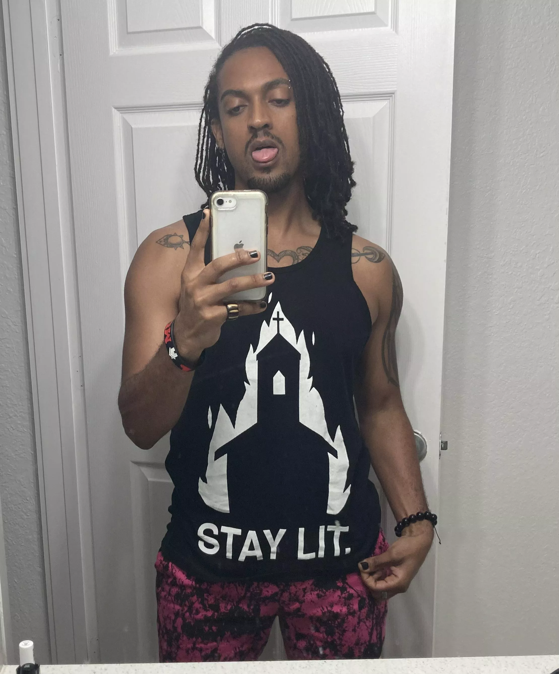 Hi 👋🏾😁 I need to figure out a new rpg before moving into my new apartment 🤔 i’ll be 70 if I keep waiting for Dragon Age Dread Wolf