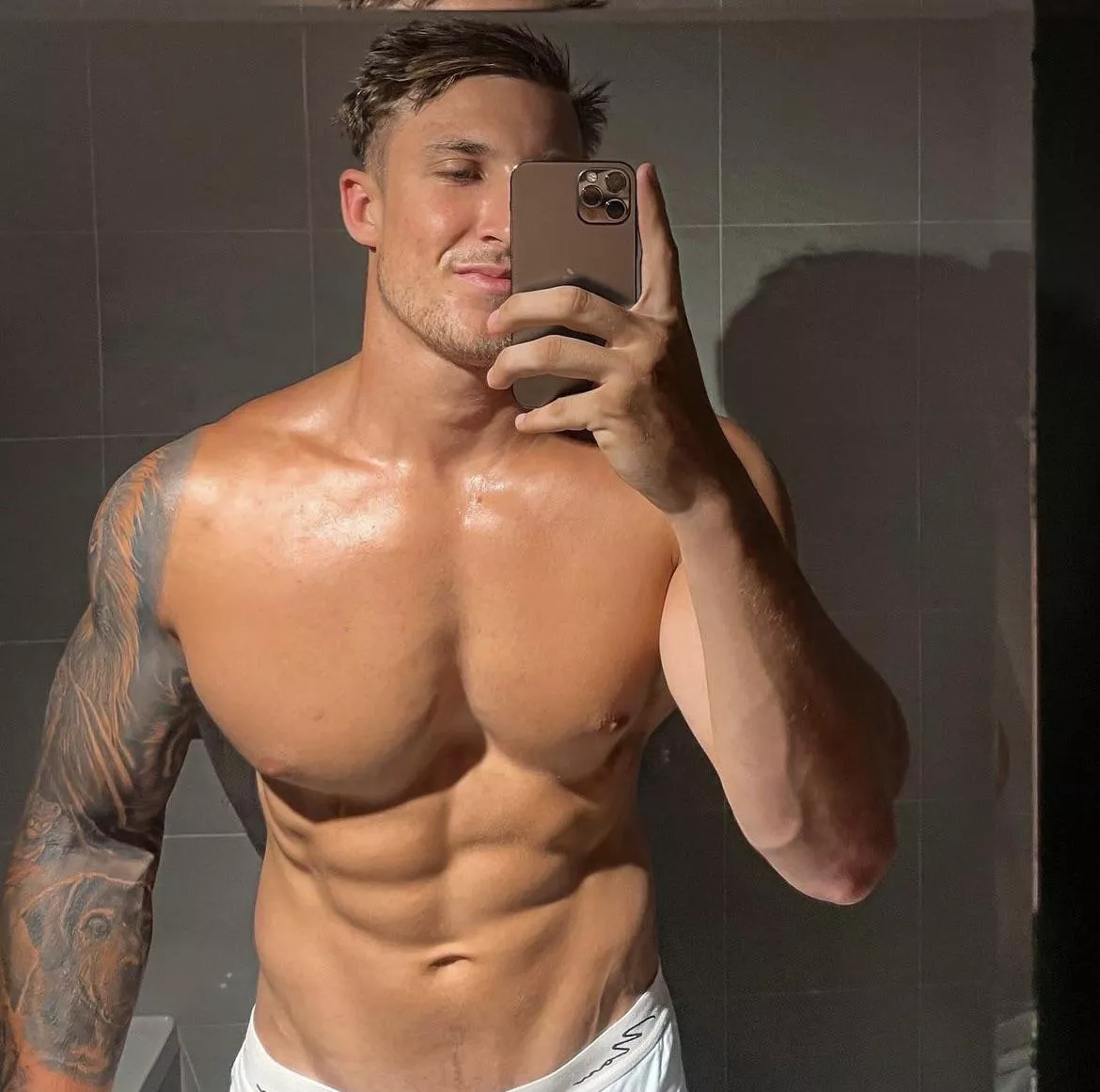 HOPE EVERYONES HAD A GOOD WEEKEND [m]