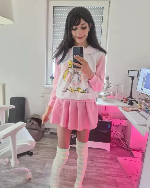 i feel so cute in this fit :3