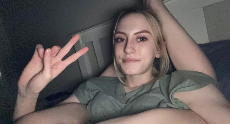 I heard you like flexible girls?😋