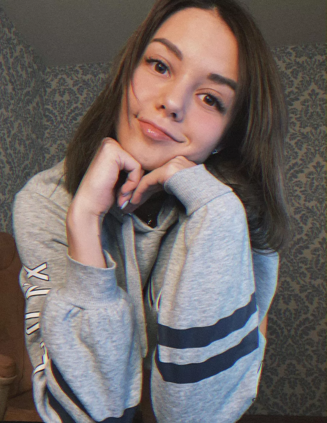 ⬆️ if you want me to send you nudes