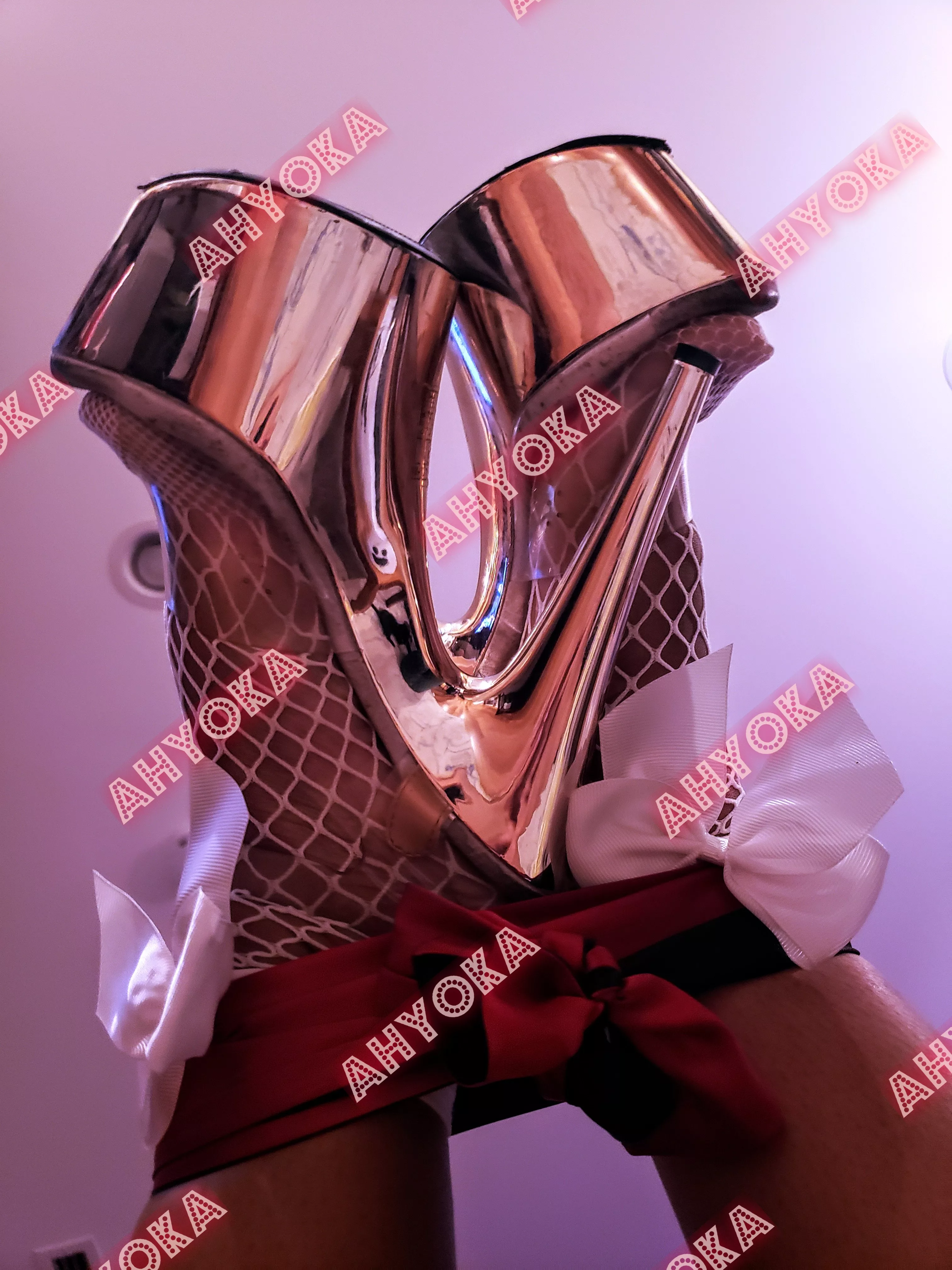 It's a BDSM kind of night for this fetish whore 🌙 Who wants to cum on my fishnet stockings and pleasers?