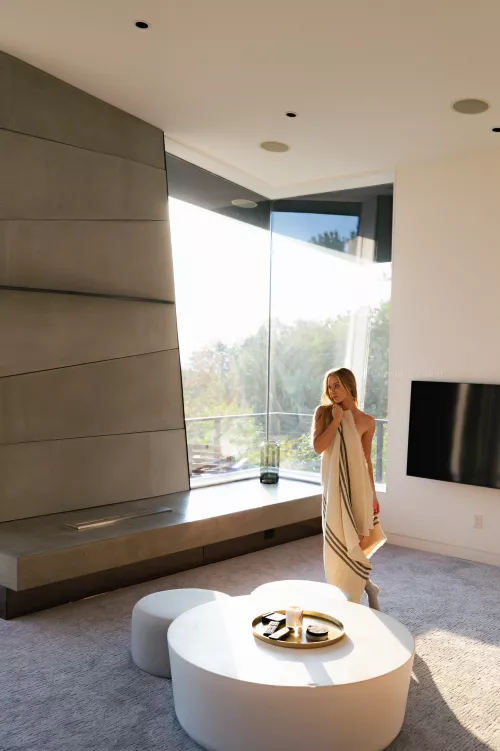 it's cold here / Caroline