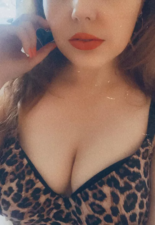 My husband will be back any moment. 💋