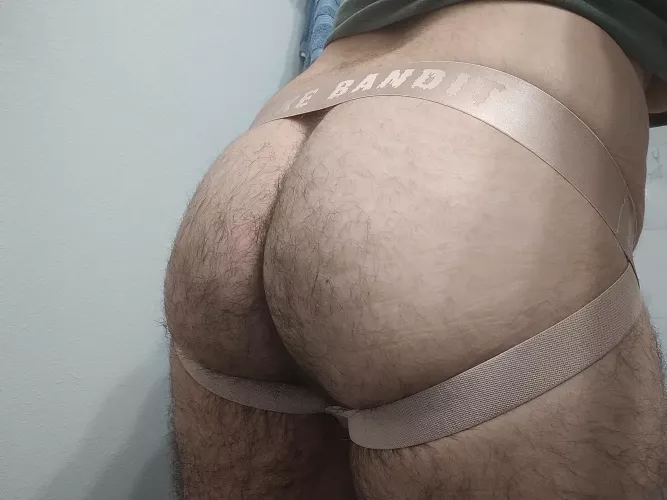 Need a knot in me. Any pups want to?