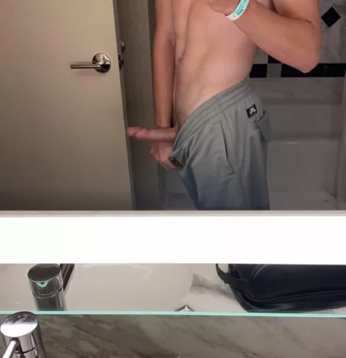 Rate me. Can anyone guess how many inches?