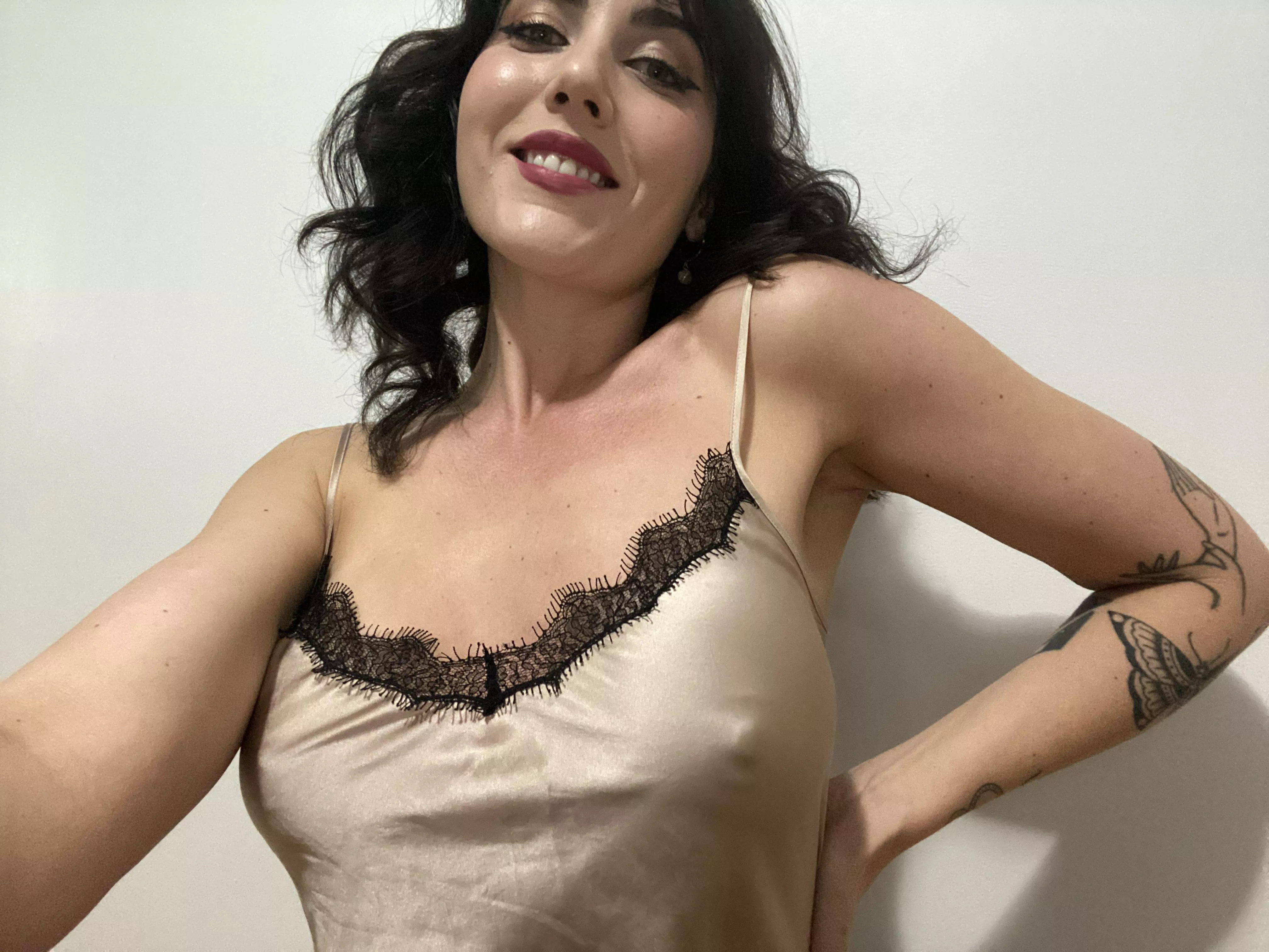 Satin plus no bra 🤝