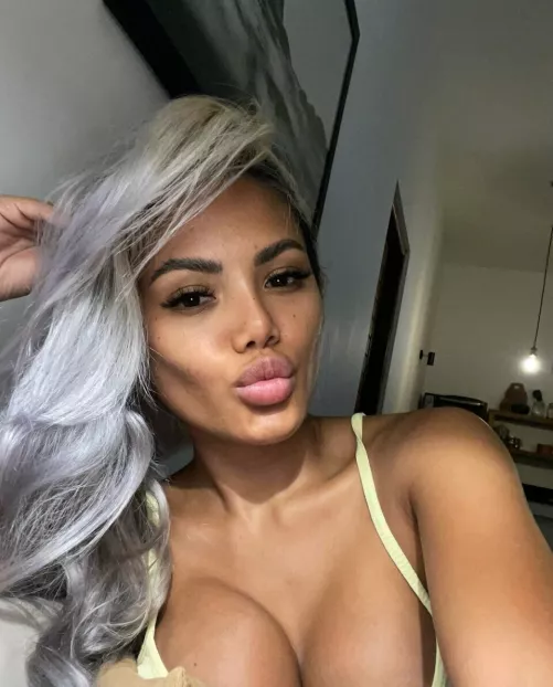 Sending kiss to all of you😍😍😍😘😘😘