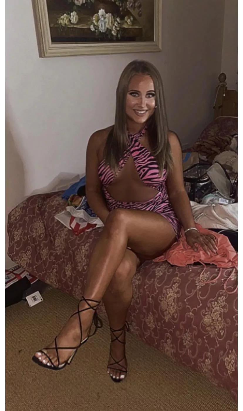 Shit quality, hot girl