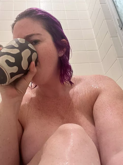 Shower coffee time