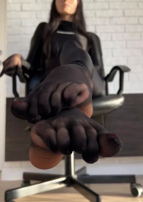 Sniff, lick and worship until I say you’re finished [domme]