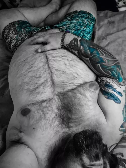 Soft tones, softer curves