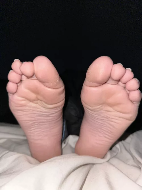 Suck and sniff my hot toes