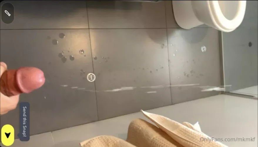 This is how far I cum 💦💦💦💦