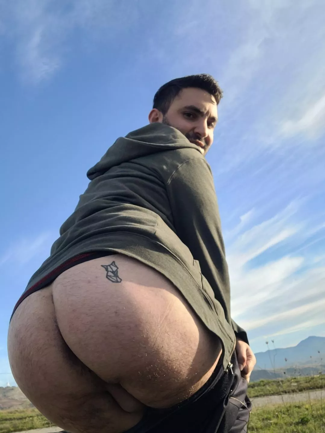 Wating for a cock to do cruising