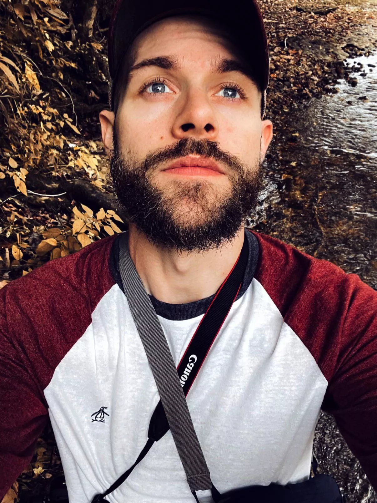 “What a beautiful view! Let’s take a selfie”. Why am I like this?