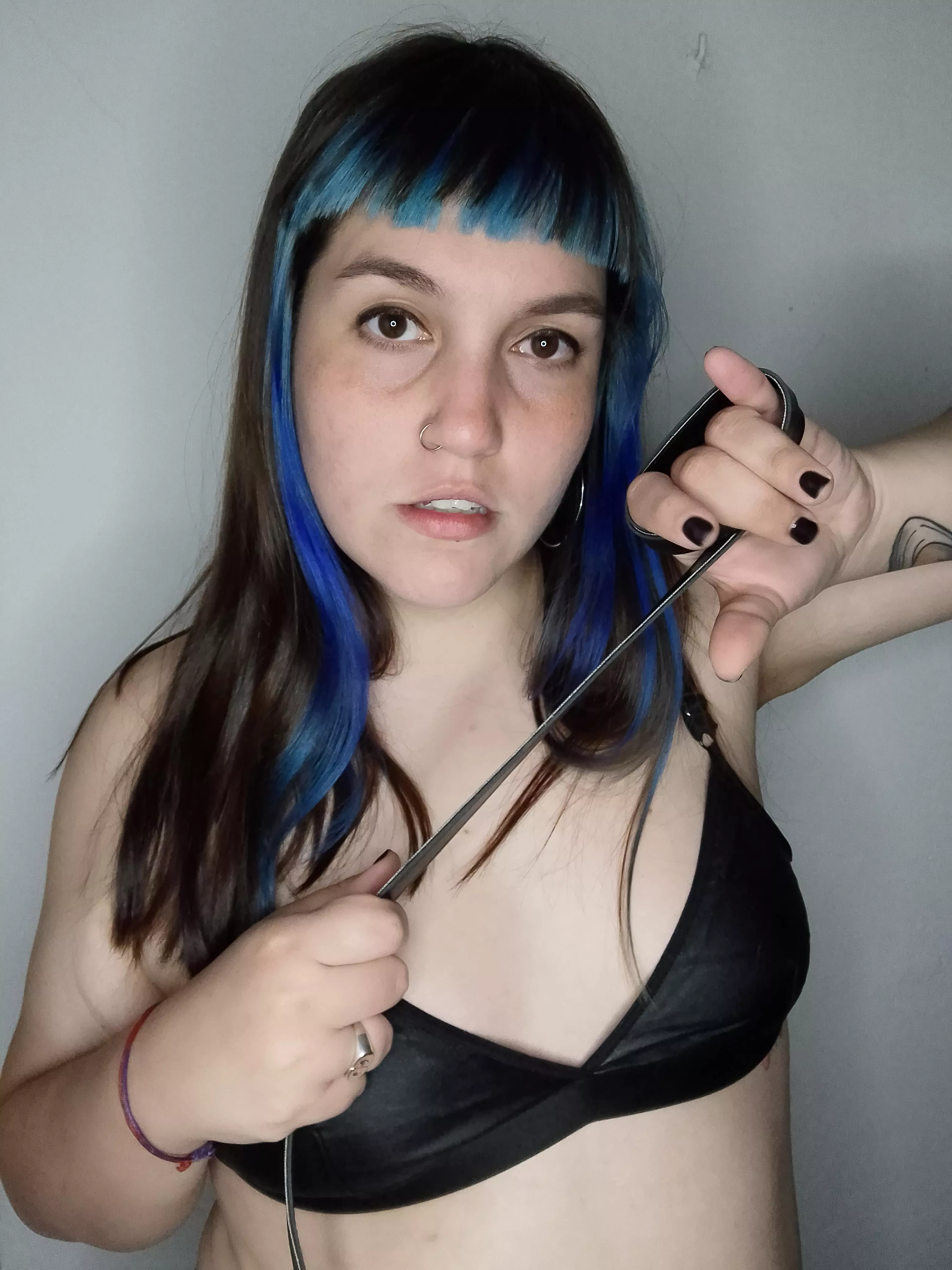 What kind of useless dared to disobey me?🤬