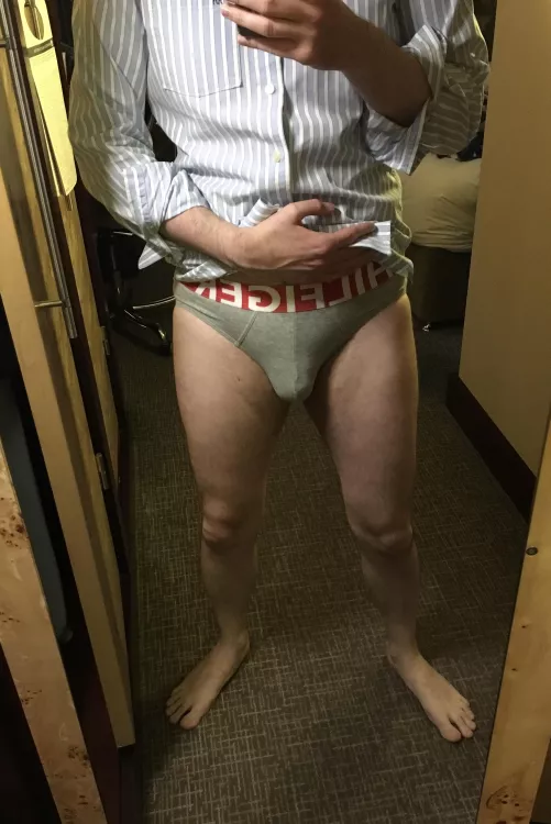 Who doesn’t love hotel room mirrors?