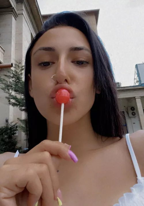 Would you cum on my pretty face? 🤭