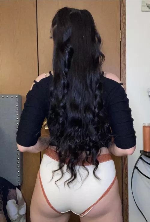 🍂 Would you like to have me as your dessert? 🍂 Beige w/Orange Lace Fullback. Base 1 day wear. Menu & Reviews are pinned 🍂