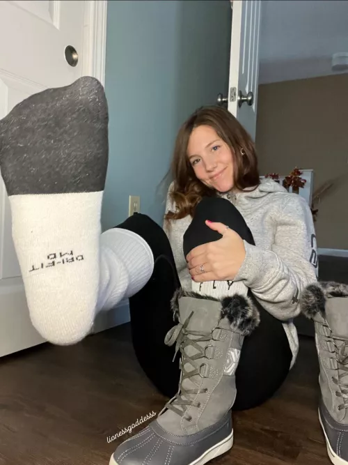 You could only imagine how warm my feet are in these🔥