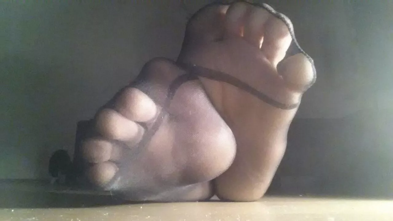 👣👅