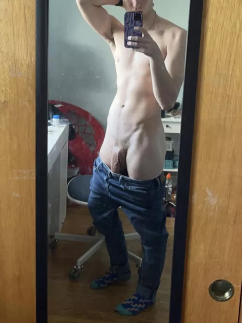 (19) Not wearing any underwear today ;)