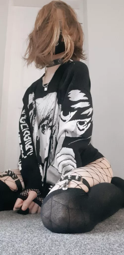 Anyone in need of a goth boi?