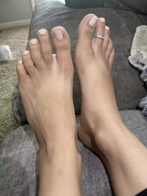 Are my toes pretty?