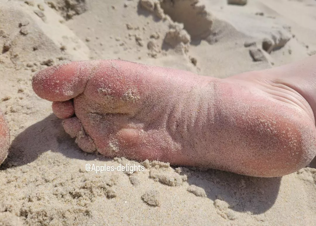 Beach feet!